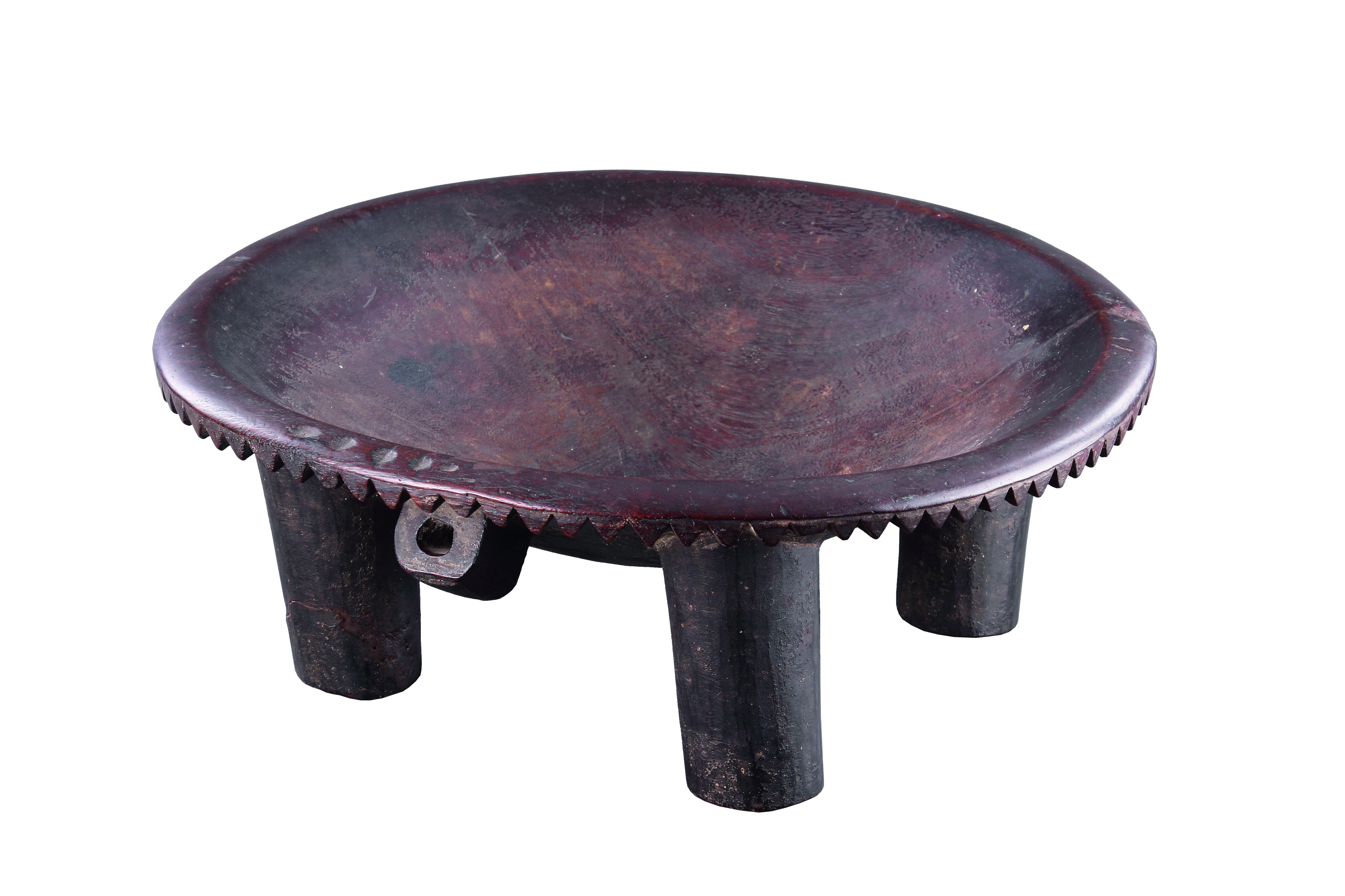 Rare Polynesian Fijian Priest’s ‘Tānoa’ or ‘Kumete’ Shallow Bowl of Vesi Wood with Serrated Skirting Beneath the Rim